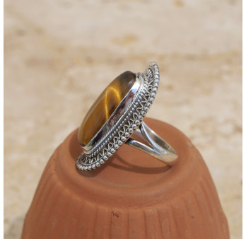 Grande bague rectangulaire pierre Oeil de tigre argent ciselé T60