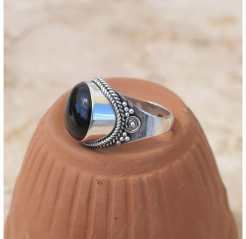 Chevalière pierre ronde Onyx noir et argent ciselé T60