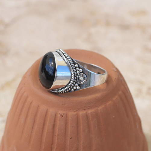Chevalière pierre ronde Onyx noir et argent ciselé T60