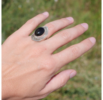 Chevalière pointes pierre ovale Onyx noir et argent strié T52