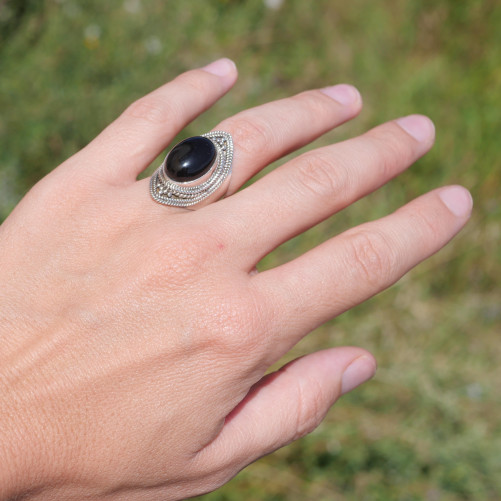 Chevalière pointes pierre ovale Onyx noir et argent strié T52