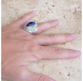 Chevalière mixte pierre marquise Lapis lazuli et argent ciselé T53