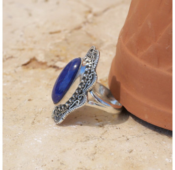 Longue bague argent ciselé et pierre oblongue Lapis lazuli T60