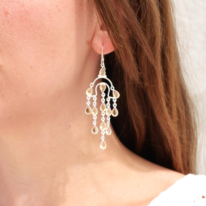 Belles boucles longues pampilles argent et 13 petites pierres Citrine Belles boucles longues pampilles argent et 13 petites pierres Citrine