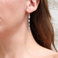 Longues boucles d'oreilles en argent et 5 pierres Topaze bleue Longues boucles d'oreilles en argent et 5 pierres Topaze bleue
