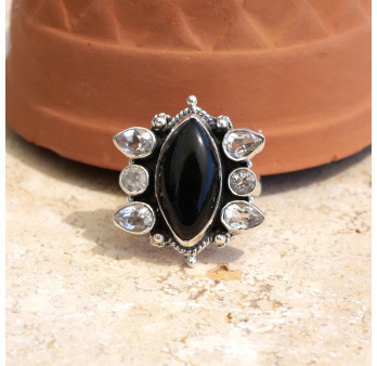 Bague argent ciselé et 7 pierres Onyx noir et Cristal de roche T56