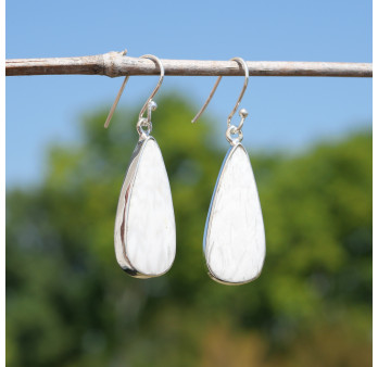 Boucles d'oreilles gouttes pierre Scolecite blanche