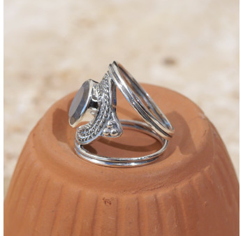 Anneau large ajouré en argent ciselé et Labradorite T52