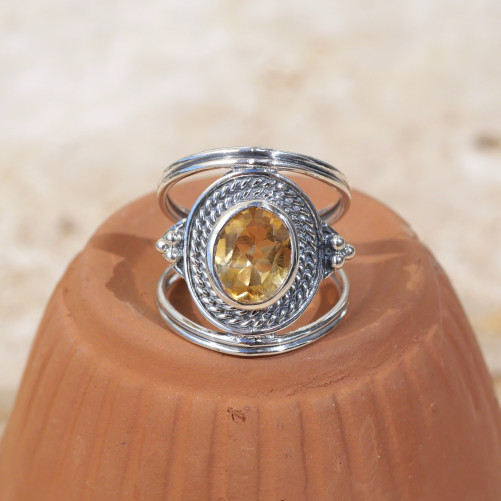 Anneau large ajouré en argent ciselé et Citrine T58