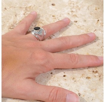 Anneau large ajouré en argent ciselé et Onyx noir T52