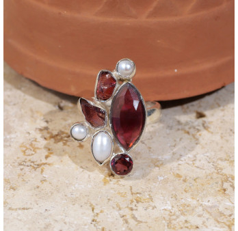 Bague en argent 4 pierres Grenat et 3 Perles T56 réglable