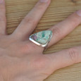 Bague triangle argent et pierre Rubis sur Fuschite T57