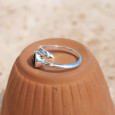 Bague fine en argent et pierre goutte en Onyx noir T59