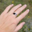 Bague fine en argent et pierre goutte en Onyx noir T59