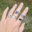 Bague fine en argent et pierre goutte en Onyx noir T59