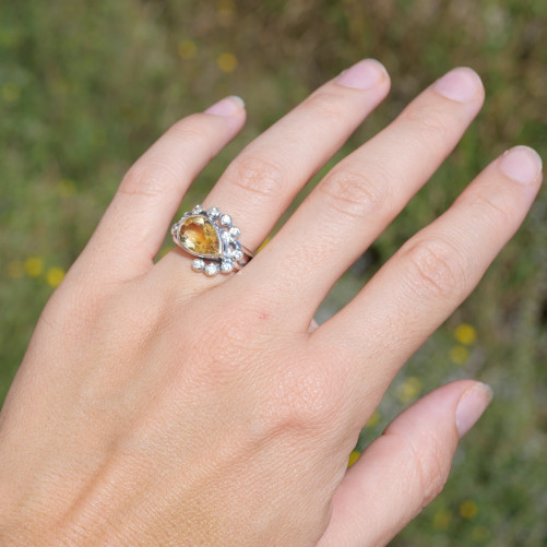 Bague argent pierre goutte en Citrine et zircons T52