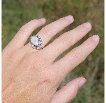 Bague argent pierre goutte en Pierre de lune et zircons T55