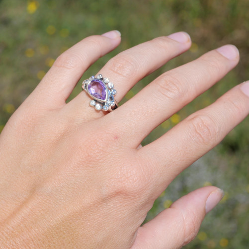 Bague argent pierre goutte en Améthyste et zircons T55