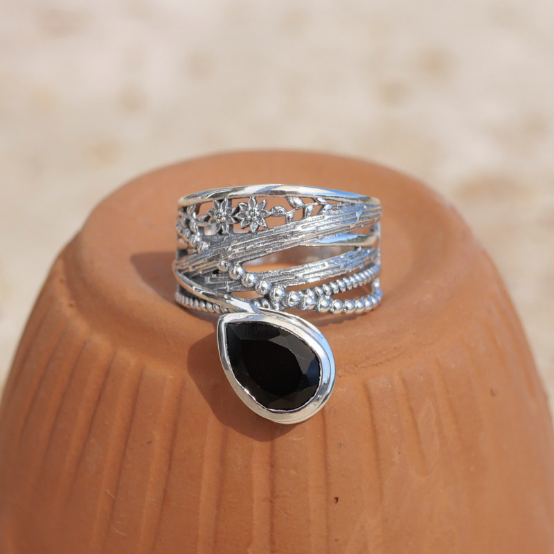 Bague bandeau en argent et pierre goutte Onyx noir T52