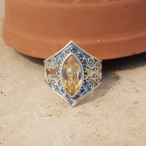 Bague pointes argent oxydé et pierre navette Citrine T59