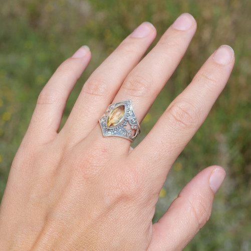 Bague pointes argent oxydé et pierre navette Citrine T59