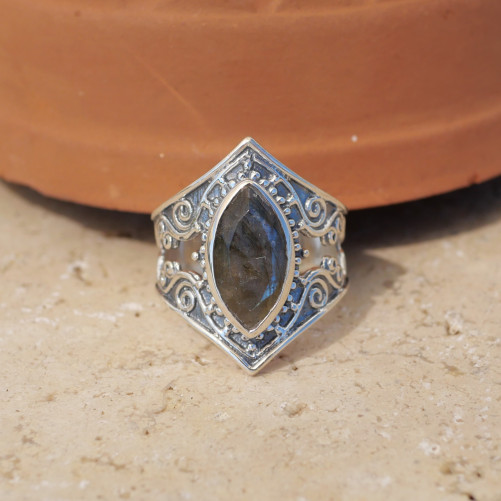 Bague pointes argent oxydé et pierre navette Labradorite T54