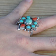 Bague népalaise en argent, Corail et Turquoise du Tibet réglable T51/57 Bague népalaise en argent, Corail et Turquoise du Tibet réglable T51/57