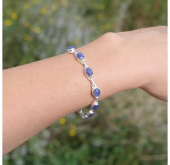 Bracelet fin en argent et 10 pierres ovales en Tanzanite