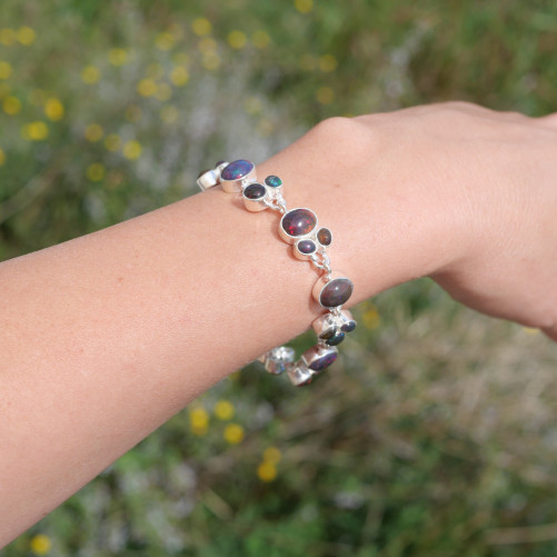 Bracelet en argent 23 pierres naturelles en Opale noire d'Ethiopie