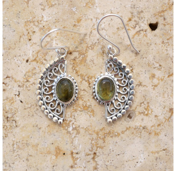 Boucles d'oreilles demi lune argent ciselé et Tourmaline vert clair