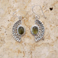 Boucles d'oreilles demi lune argent ciselé et Tourmaline vert clair