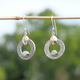 Boucles rondes argent ciselé et pierre ronde Opale