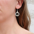 Boucles rondes argent ciselé et pierre ronde Opale