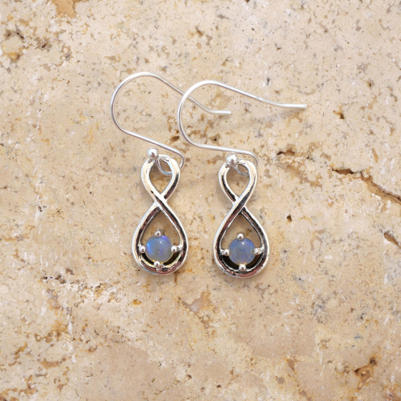 Petites boucles d'oreilles infini en argent et pierre ronde Opale