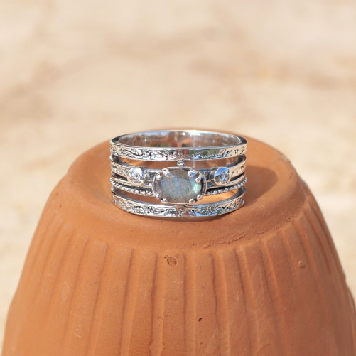 Anneau argent gravé et pierre griffée en Labradorite T59