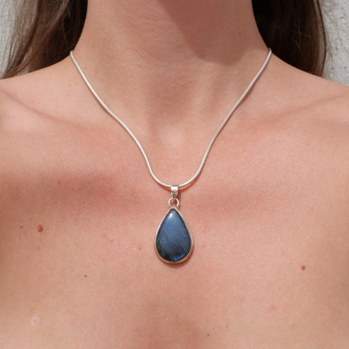 Pendentif goutte en argent et pierre Labradorite