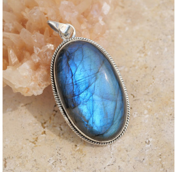 Gros pendentif ovale argent strié et pierre Labradorite
