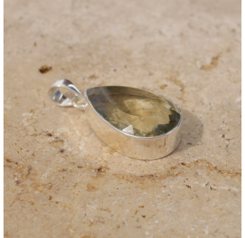 Pendentif goutte en argent pierre Prasiolite facettée