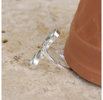 Longue bague 4 pierres gouttes facettées en Topaze bleue et argent T57
