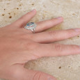 Bague en argent ciselé et pierre ovale Topaze bleue T51
