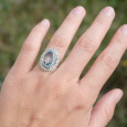 Bague en argent ciselé et pierre ovale Topaze bleue T51