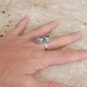 Longue bague 2 pierres Topaze bleue gouttes argent ciselé T56