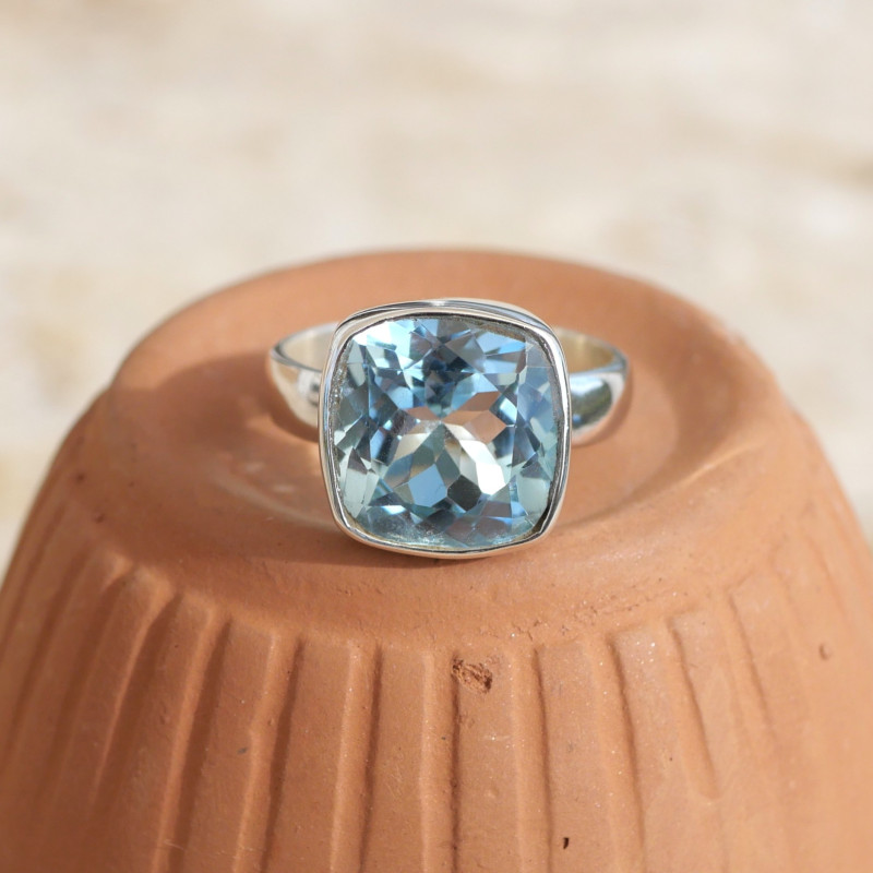 Bague carrée pierre Topaze bleue et argent T56