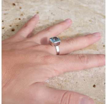 Bague carrée pierre Topaze bleue et argent T56