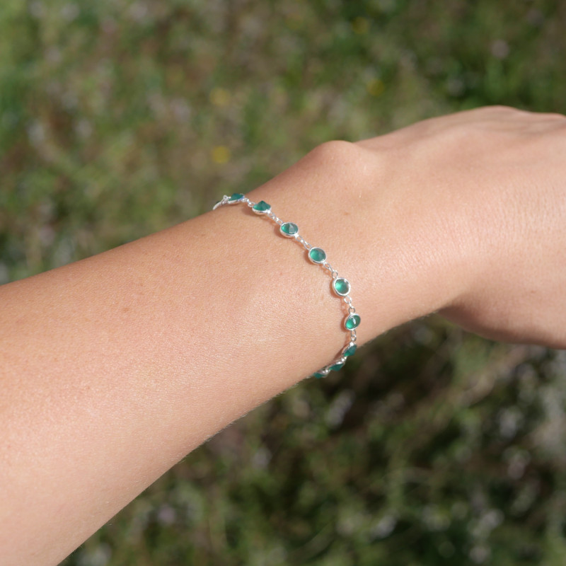 Bracelet fin argent et 14 petites pierres rondes en Agate verte