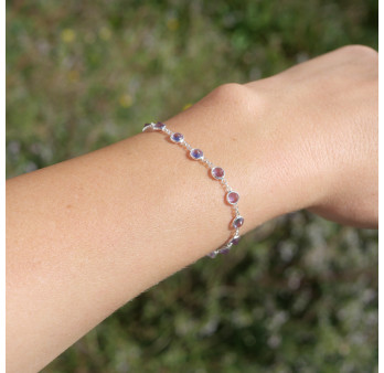 Bracelet fin argent et 14 petites pierres rondes Améthyste facettées
