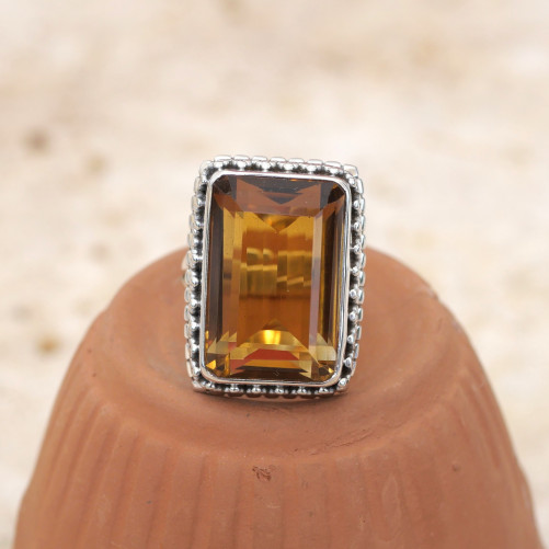 Grosse bague rectangulaire pierre Citrine et argent ciselé T56 réglable
