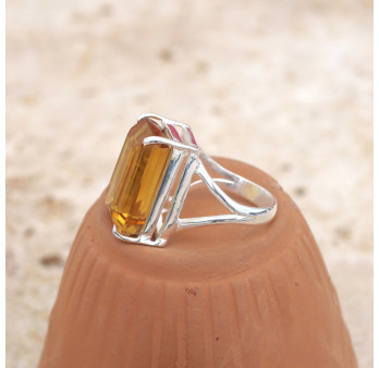 Grosse bague haute argent et pierre rectangulaire Citrine griffée T56