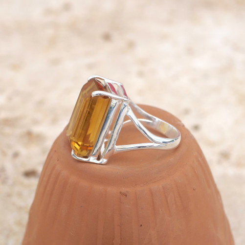 Grosse bague haute argent et pierre rectangulaire Citrine griffée T56