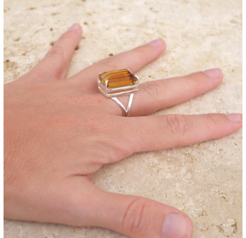 Grosse bague haute argent et pierre rectangulaire Citrine griffée T56